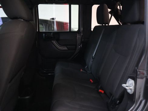 Used 2018 Jeep Wrangler Unlimited Sport S AWD/4WD image 15