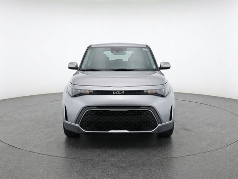 Used 2025 Kia Soul LX w/ LX Technology Package image 2