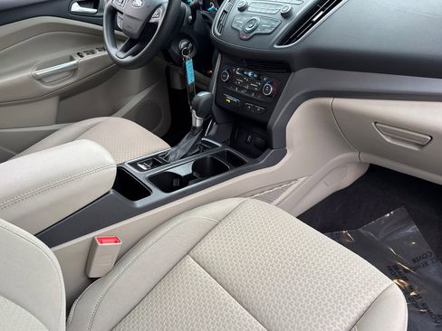 Used 2017 Ford Escape SE image 31