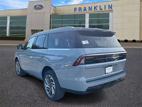 New 2025 Lincoln Navigator Reserve image 5