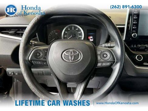 Used 2020 Toyota Corolla LE image 19
