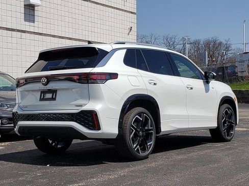 New 2026 Volkswagen Tiguan SEL R-Line AWD/4WD image 3