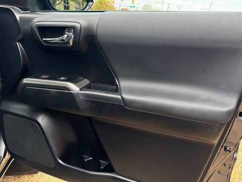 Used 2022 Toyota Tacoma 4x4 Double Cab image 38