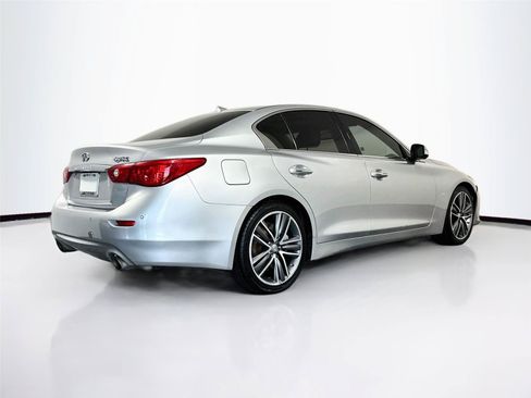 Used 2015 INFINITI Q50 w/ Deluxe Touring Package RWD image 18