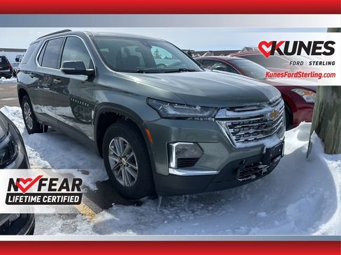 Used 2023 Chevrolet Traverse LT image 1