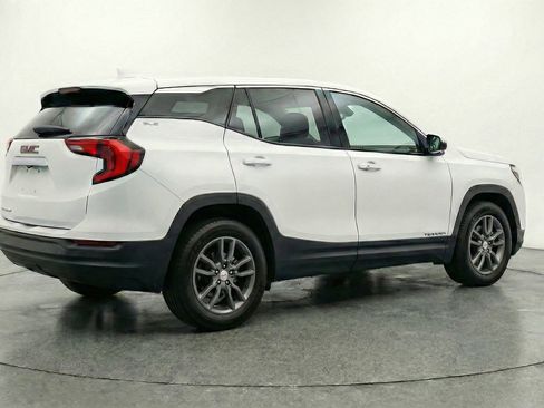 Used 2024 GMC Terrain SLT image 9