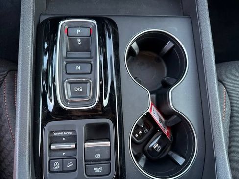 Used 2024 Honda Pilot Sport image 13