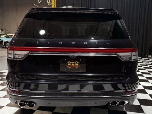 Used 2021 Lincoln Aviator AWD image 12
