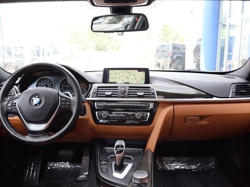 Used 2018 BMW 330i xDrive Sedan AWD/4WD image 12