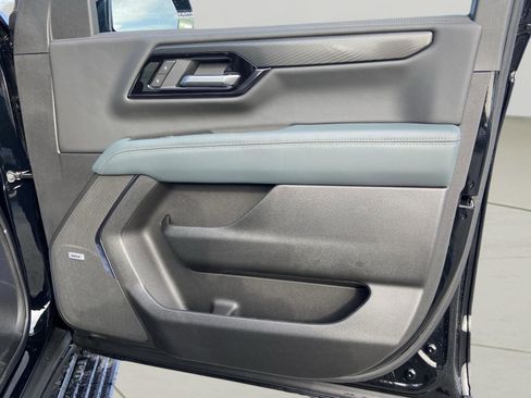Used 2026 GMC Yukon AT4 w/ AT4 Premium Package AWD/4WD image 15
