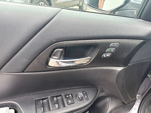 Used 2015 Honda Accord EX-L image 19