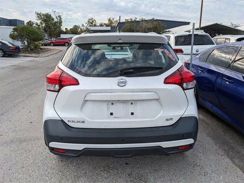 Used 2019 Nissan Kicks SR w/ SR Premium Package image 8