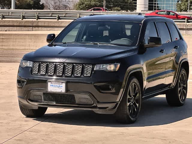 Used 2018 Jeep Grand Cherokee Altitude RWD image 2