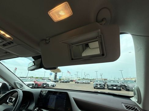 Used 2020 Toyota Highlander Limited AWD/4WD image 39