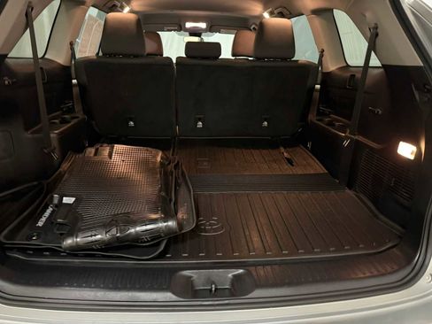 Used 2018 Toyota Highlander LE image 24