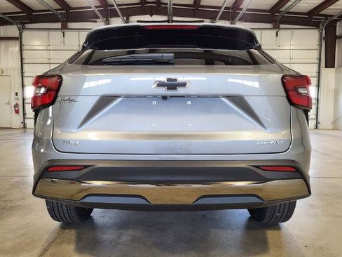 Used 2026 Chevrolet Trax ACTIV w/ Sunroof Package FWD image 4