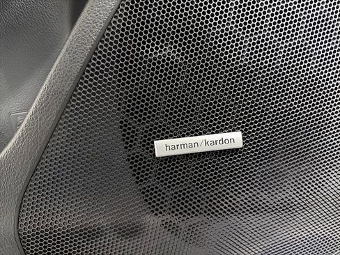 Used 2016 Subaru Forester 2.5i Touring w/ Eyesight & Navigation System AWD/4WD image 10