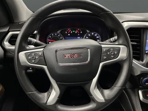 Used 2023 GMC Acadia SLE w/ Infotainment Package image 16