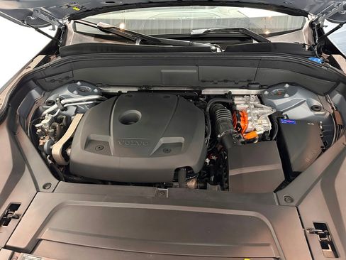 Used 2021 Volvo XC90 T8 Inscription Expression w/ Climate Package image 38