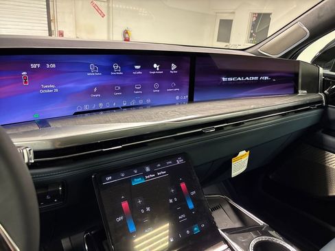 New 2026 Cadillac Escalade IQL Luxury w/ LPO, Floor Liner Package image 41