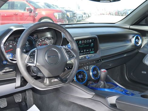 Used 2017 Chevrolet Camaro SS RWD image 2