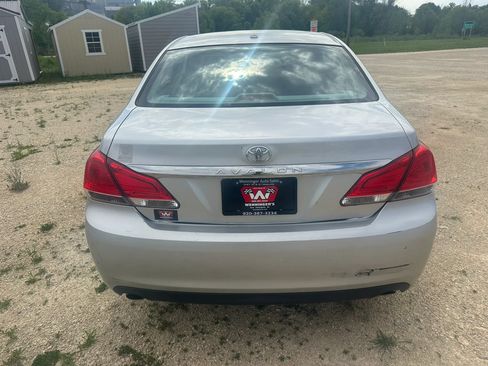 Used 2011 Toyota Avalon Limited FWD image 7