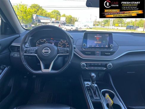 Used 2024 Nissan Altima 2.5 SR FWD image 30
