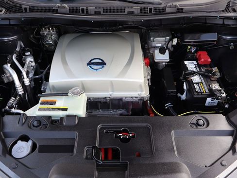 Used 2015 Nissan Leaf SV w/ LED & Quick Charge Package image 40