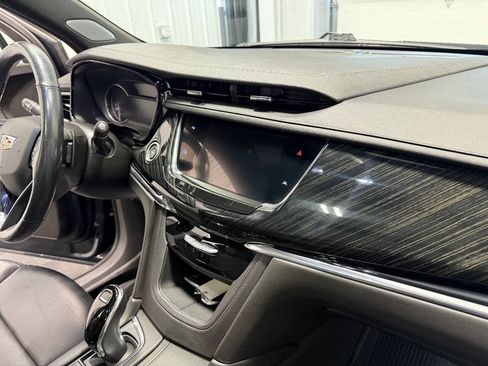 Used 2020 Cadillac XT6 Premium Luxury AWD/4WD image 32