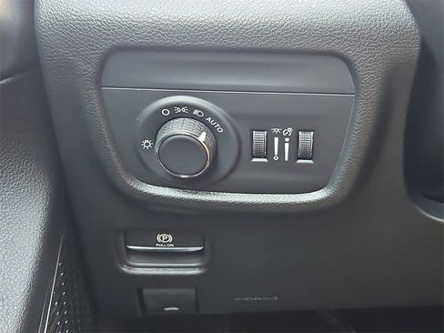 New 2025 Jeep Grand Cherokee L Laredo image 22