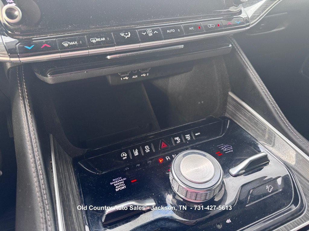 Used 2022 Jeep Wagoneer Series III AWD/4WD image 38