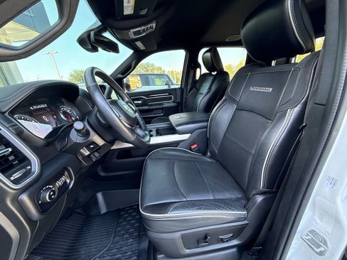 Used 2019 RAM 3500 Laramie image 21