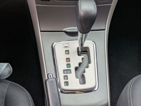 Used 2013 Toyota Corolla S image 22