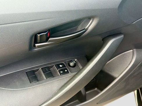 Used 2023 Toyota Corolla LE FWD image 17