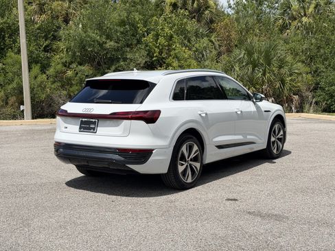 Used 2024 Audi Q8 e-tron Premium Plus w/ Premium Plus Package AWD/4WD image 5
