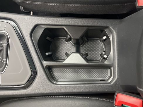 New 2026 Volkswagen Taos SE image 27