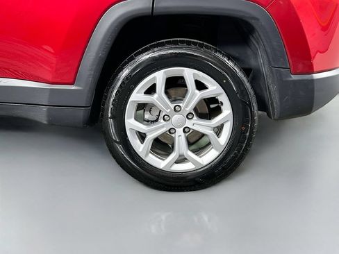 Used 2024 Jeep Compass Latitude AWD/4WD image 30