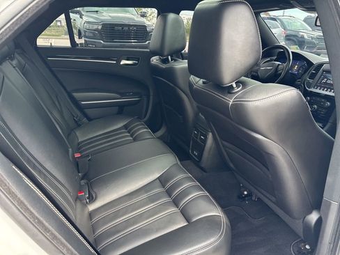 Used 2019 Chrysler 300 S RWD image 13