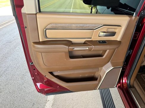 Used 2022 RAM 3500 Limited AWD/4WD image 21