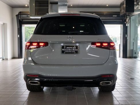 New 2026 Mercedes-Benz GLS 580 4MATIC image 5