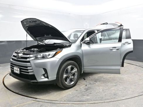 Used 2019 Toyota Highlander Limited Platinum image 45