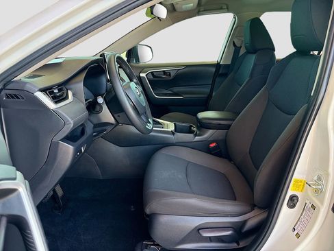 Certified 2022 Toyota RAV4 LE FWD image 18