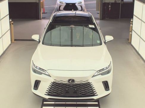Used 2023 Lexus RX 350 w/ Accessory Package (2T) image 3
