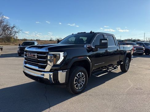 Used 2024 GMC Sierra 3500 SLE w/ SLE Value Package image 8