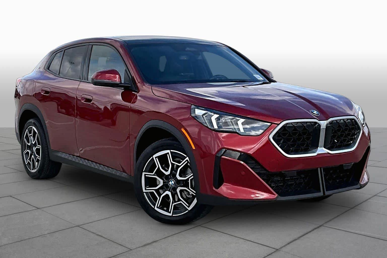 Used 2026 BMW X2 xDrive28i AWD/4WD image 2
