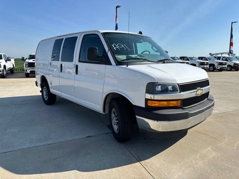 Used 2021 Chevrolet Express 2500 w/ Driver Convenience Package RWD image 20