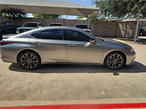 Used 2019 Lexus ES 350 F Sport w/ Accessory Package 2 FWD image 2