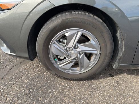 Used 2024 Hyundai Elantra SE image 4