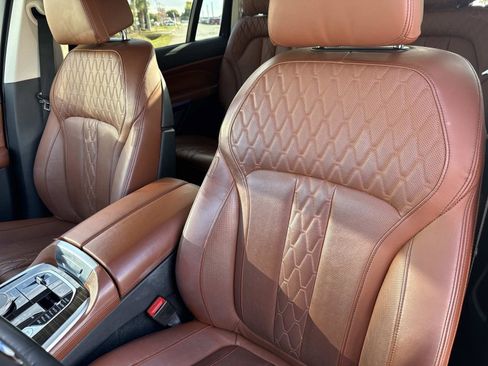 Used 2021 BMW X7 xDrive40i w/ Premium Package 2 image 21