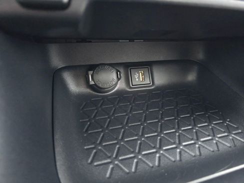 Used 2025 Toyota RAV4 XLE w/ Convenience Package image 27